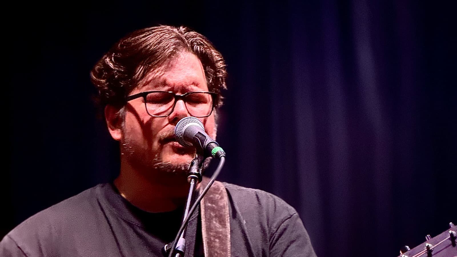 Andrew James Performs
